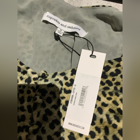 Cupcakes and Cashmere BB Dakota tank top small - Picture 3 of 3